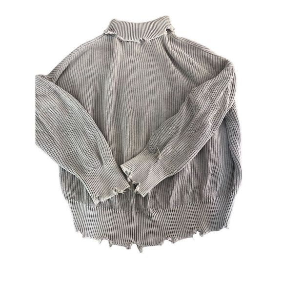 Distressed gray sweater - Picture 1 of 5